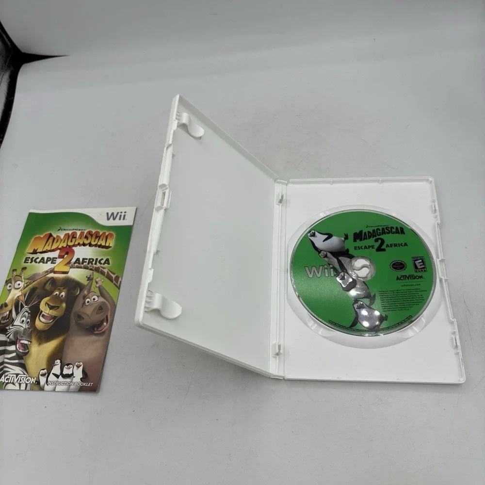 Nintendo Wii Game Madagascar Escape‎ 2 Africa w Manual DreamWorks 2002